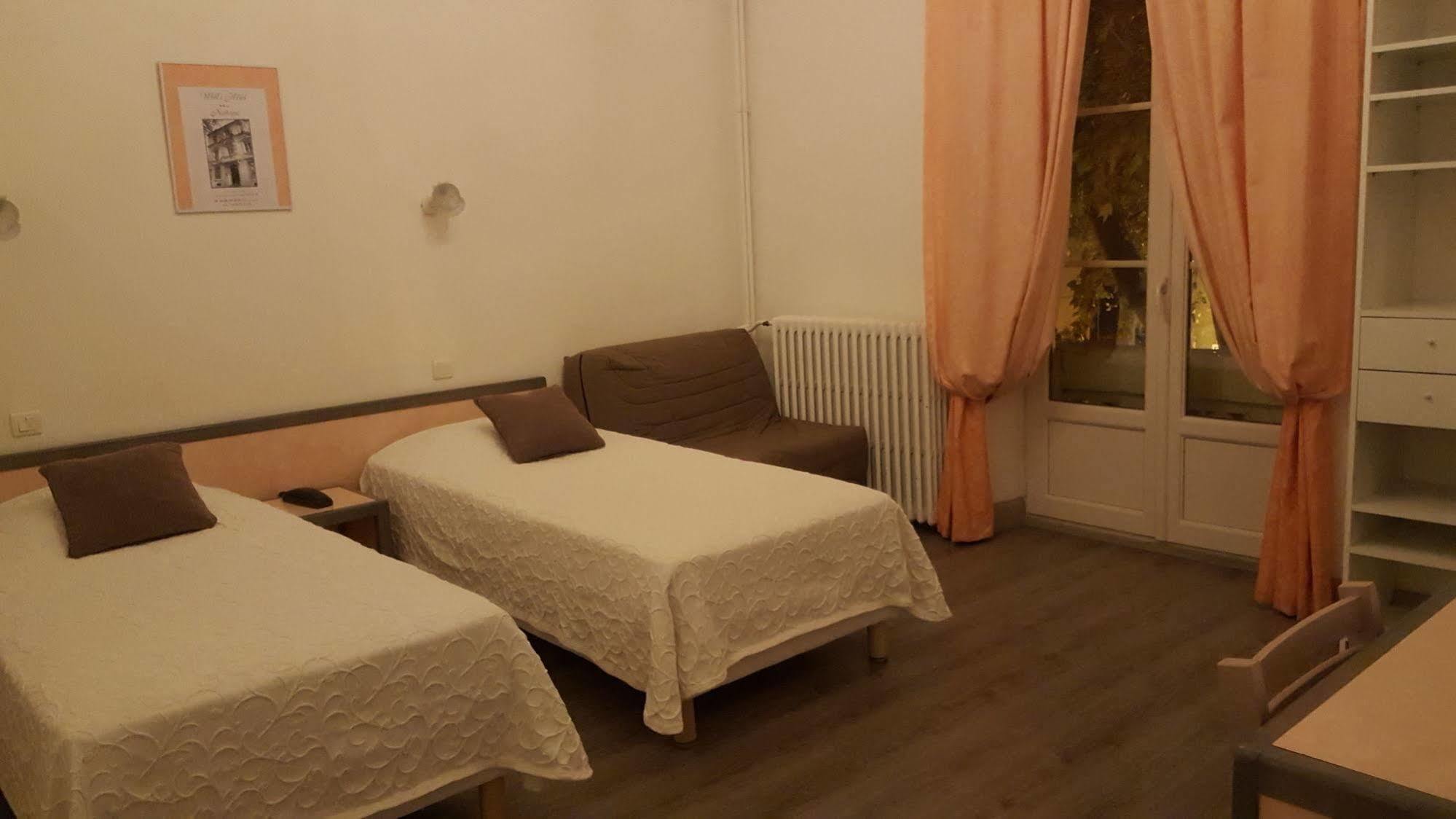 Will'S Hotel Нарбонна Экстерьер фото