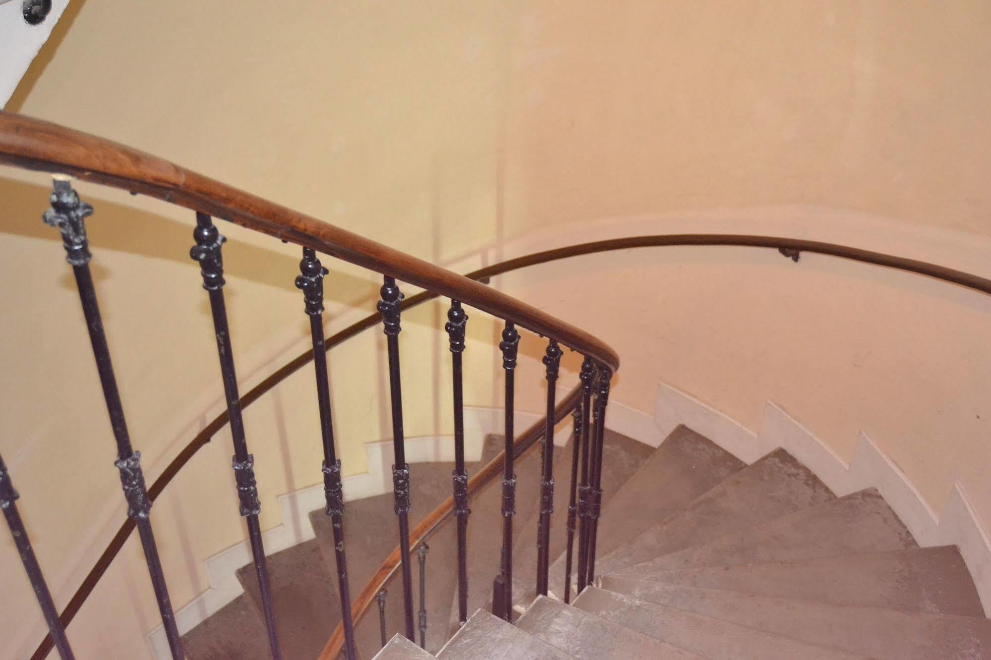 Will'S Hotel Нарбонна Экстерьер фото